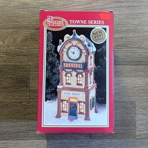 New NIB Dickens Collectables 1997 Vintage Town Square Christmas Village